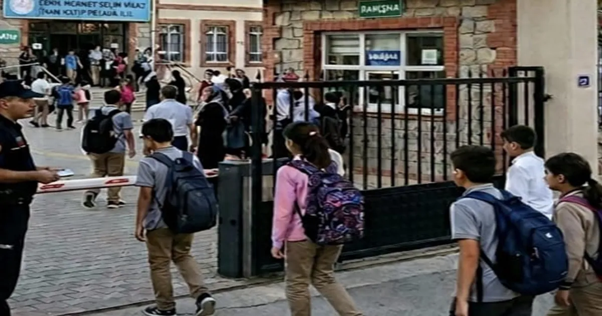 İçişleri: Okullarda güvenlik tedbirleri artırıldı