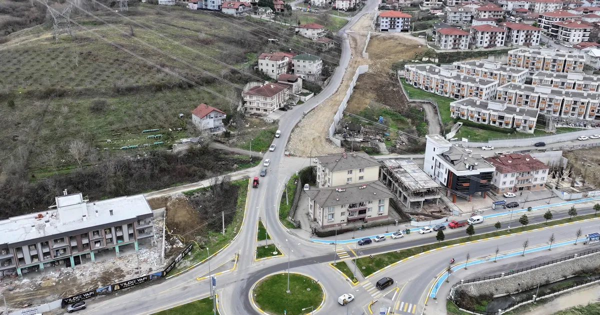 Sakarya’da yol yapım çalışmaları sürüyor