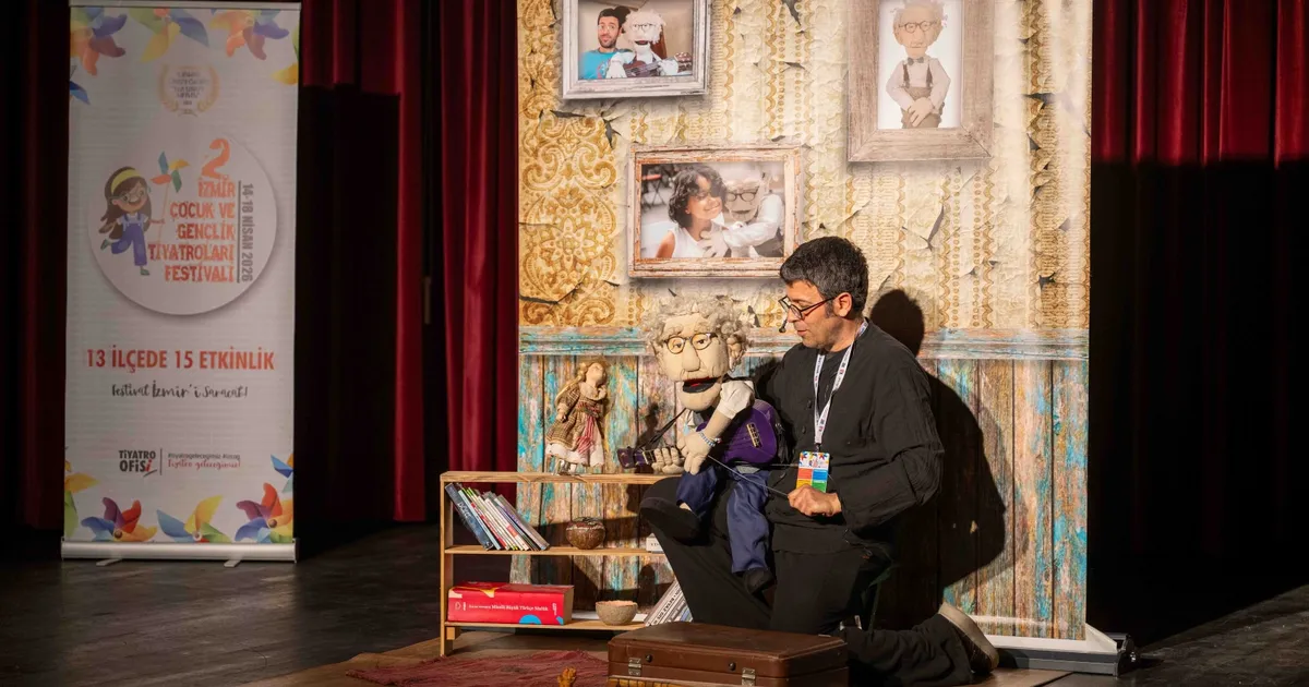 Bornova’da çocuk tiyatrosuna yoğun ilgi