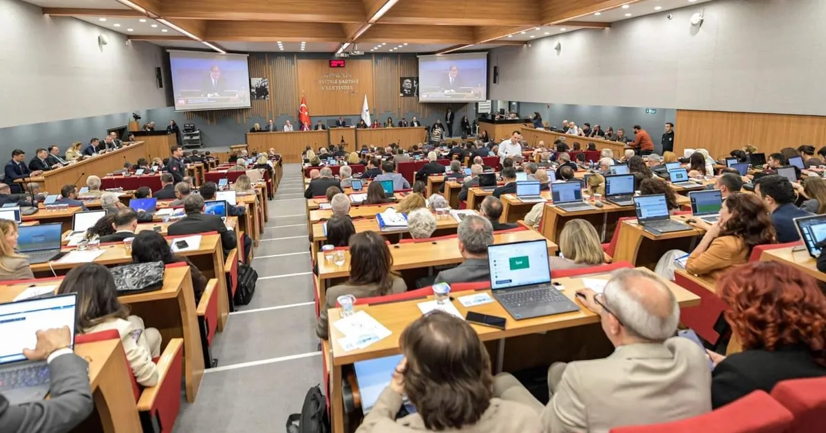 İzmir Büyükşehir ve ESHOT 2025 faaliyet raporu kabul edildi - Gündem Haberleri