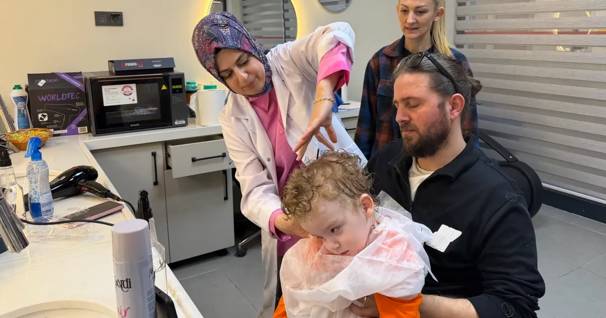 Minik Kaan ilk tıraş heyecanını Gonca’da yaşadı - Gündem Haberleri