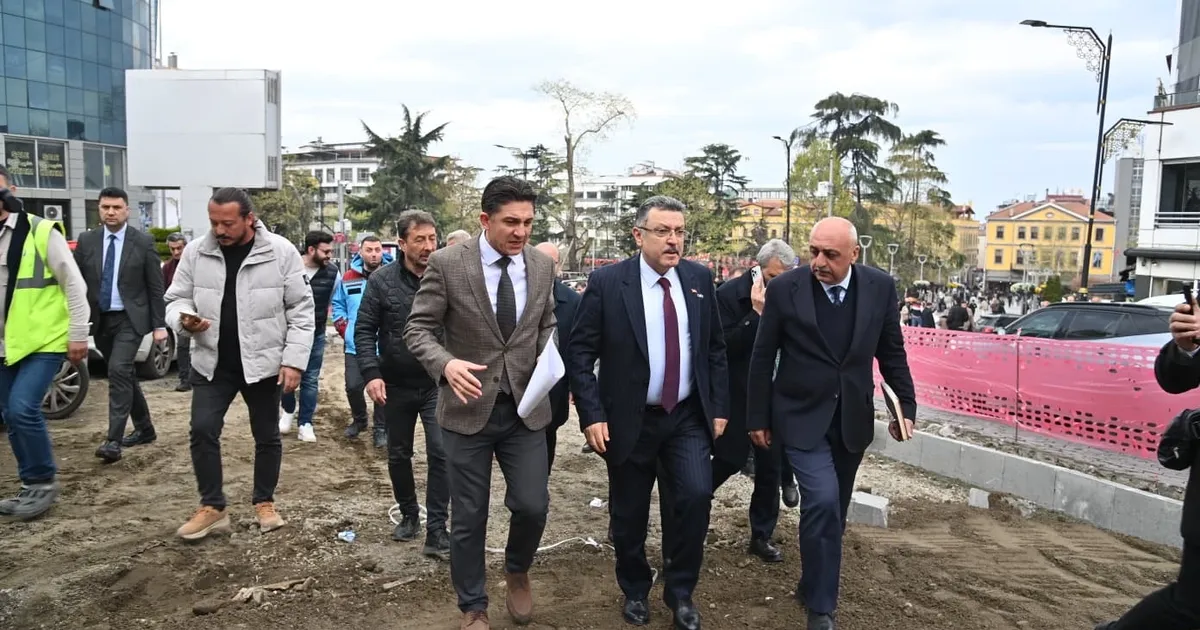 Trabzon'da Başkan Genç, Meydan’daki dönüşümü yerinde inceledi