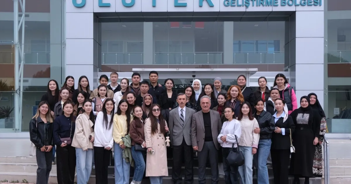 ULUTEK, Kazakistanlı öğrencileri ağırladı