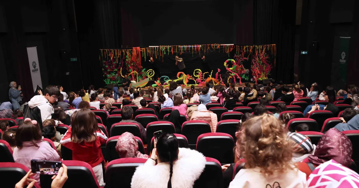 Konya Karatay’da çocuklar tiyatroda buluşuyor