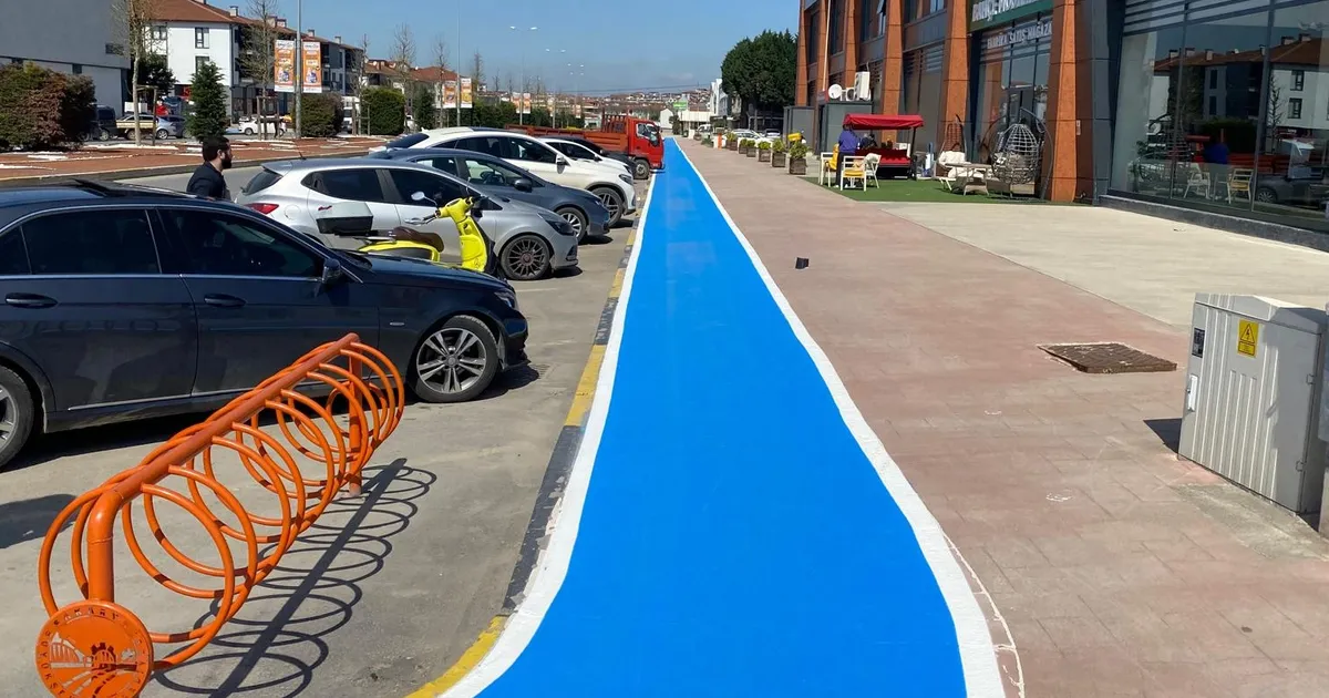 Sakarya Erenler’de bisiklet yollarına güvenli dokunuş