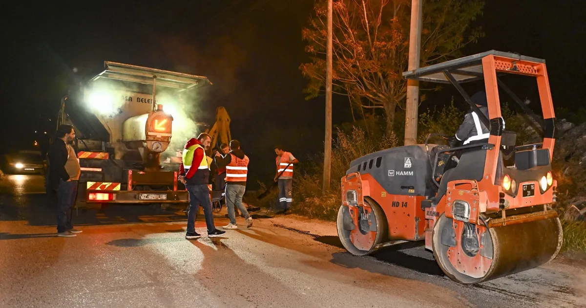 Antalya Muratpaşa'dan DSİ Kanal Yolu’na bakım
