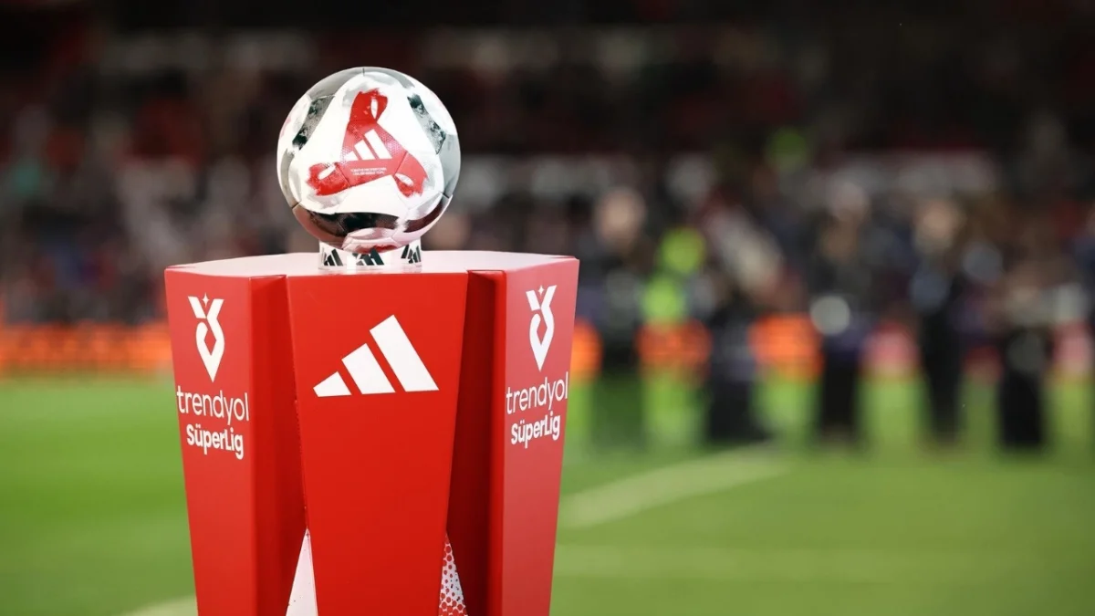 Galatasaray zirve yarışında avantajı kaptı - Spor Haberleri