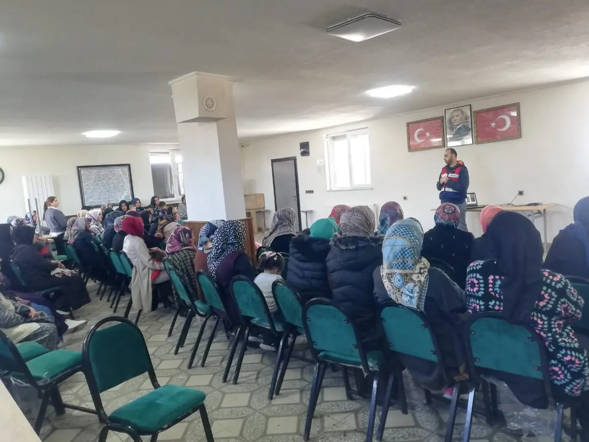 Kars’ta “En İyi Narkotik Polisi: Anne” Projesi kapsamında eğitim seferberliği - Gündem Haberleri