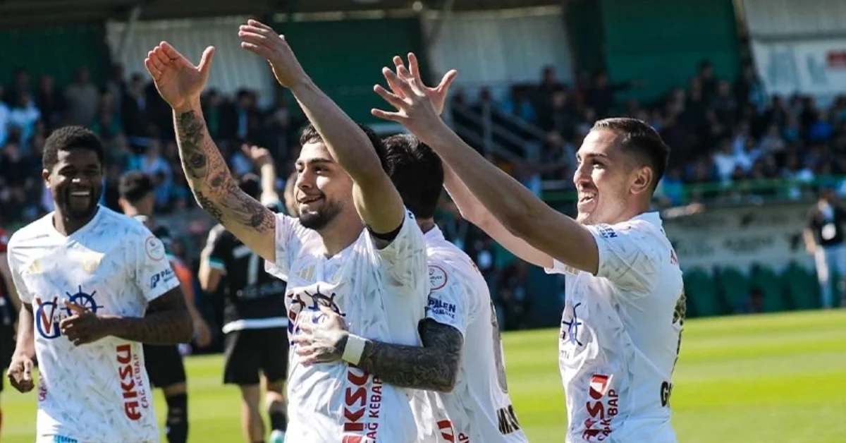 5 yıllık hasret bitti: Erzurumspor yeniden Süper Lig'de - Spor Haberleri