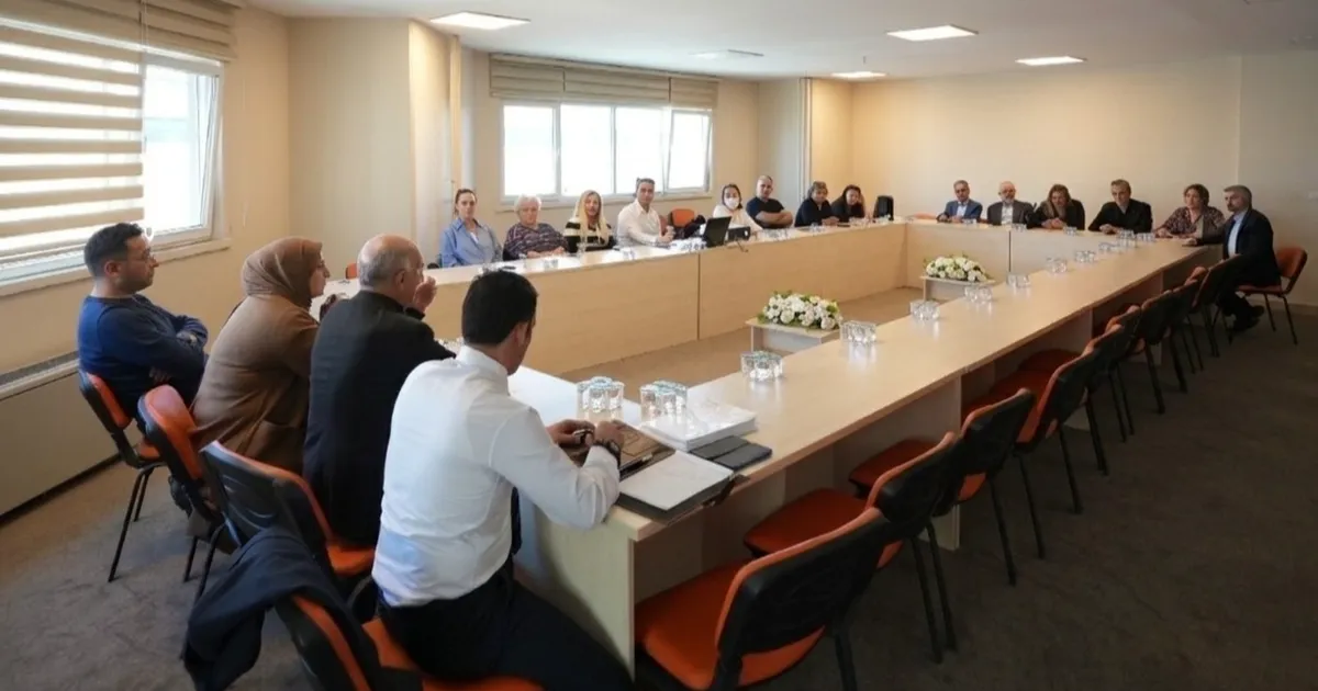 İstanbul Maltepe'de yetkilileriyle muhtarlar bir araya geldi