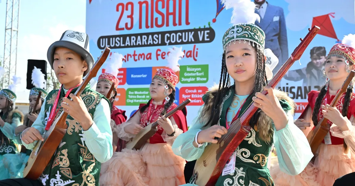 Dünya çocukları Antalyalı çocuklar ile buluşacak