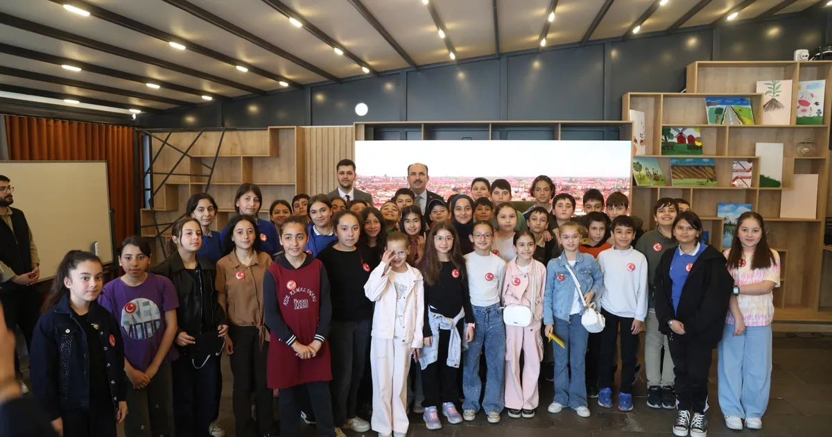 Konya'da Başkan Altay, çocuk ve gençlik meclisi üyeleriyle buluştu