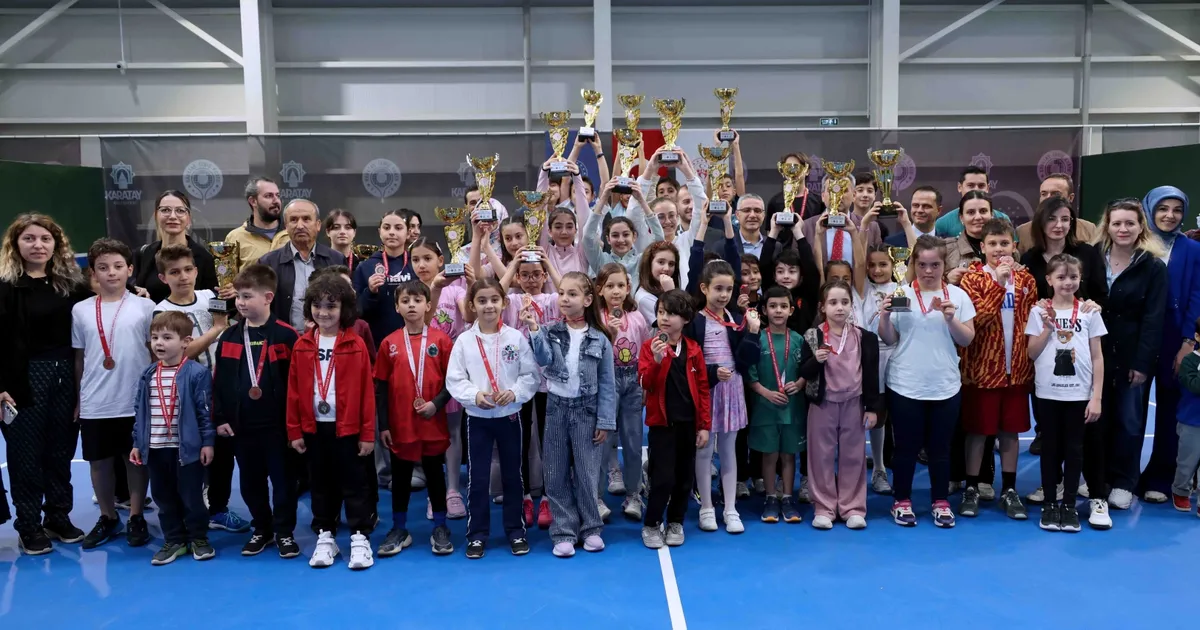 Konya Karatay'da 23 Nisan Turnuvası kupalarla taçlandı