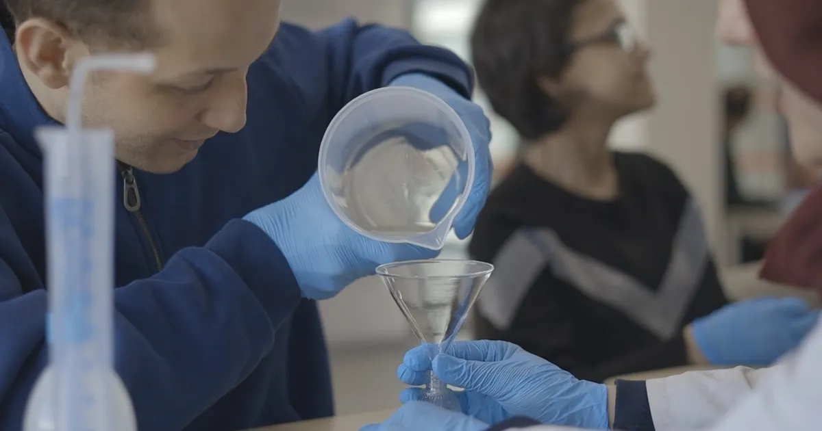 Kocaeli'de gençler ve özel bireylerden sakız kokulu kolonya