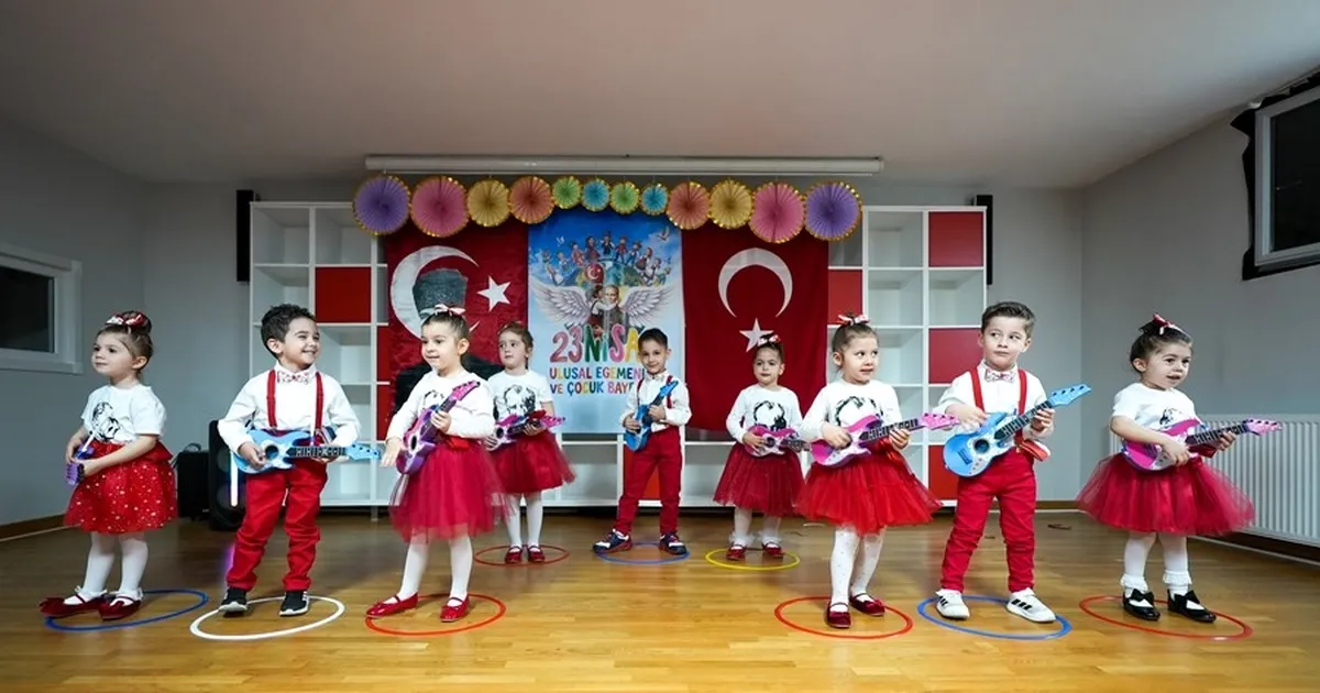 İstanbul Maltepe kreşlerinde 23 Nisan coşkusu