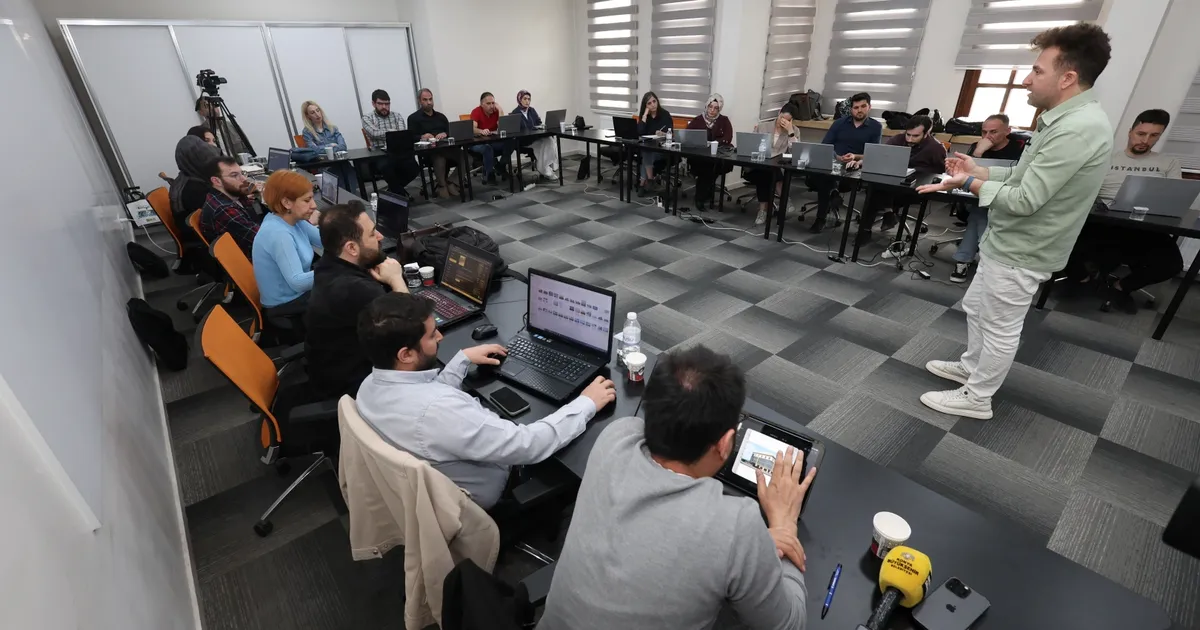 Konya Büyükşehir’den personeline yapay zekâ eğitimi