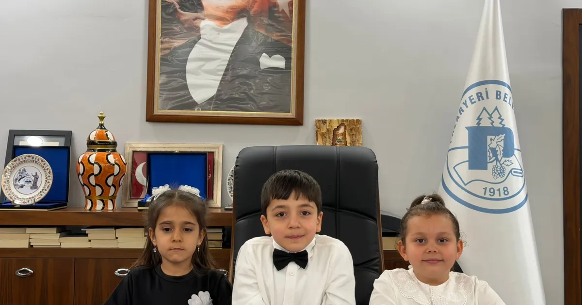 Bilecik Pazaryeri'nde 23 Nisan’da koltuk çocukların