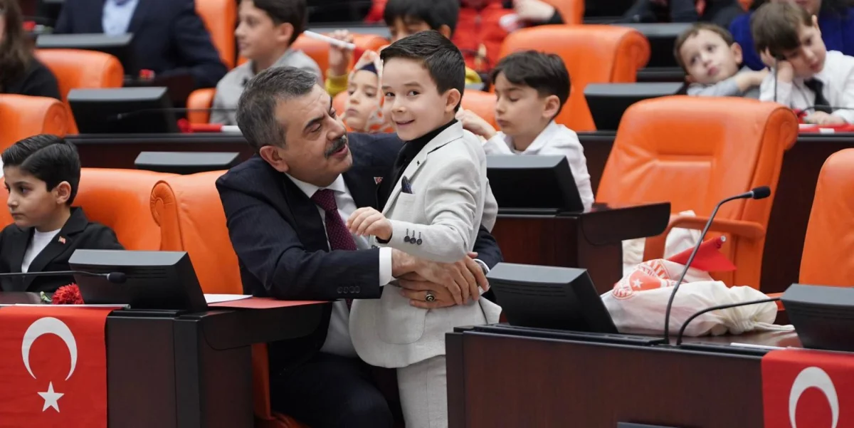 Bakan Tekin'in 23 Nisan Mesajı - Eğitim Haberleri