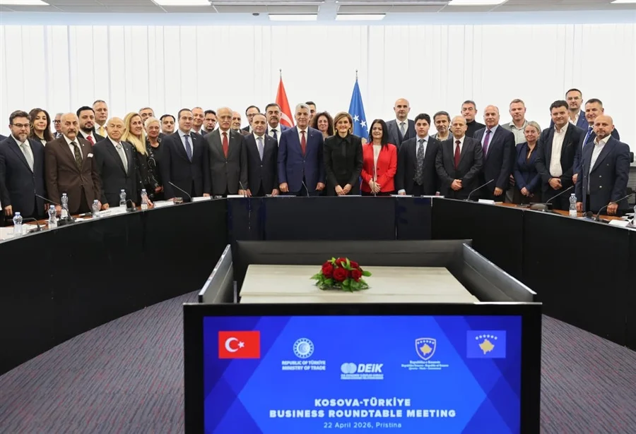 Ticaret Bakanı Bolat, Kosova'da