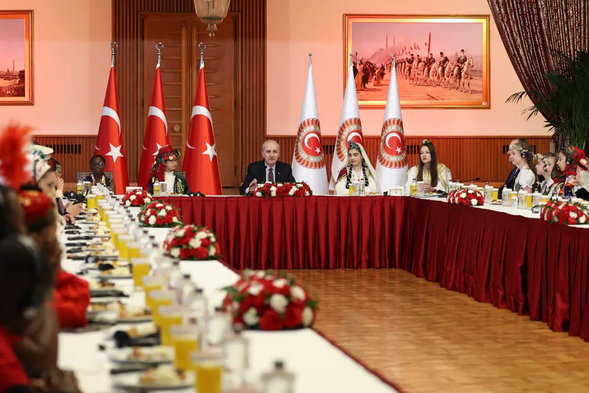 TBMM Başkanı Kurtulmuş, Dünya Çocuklarını Kabul Etti