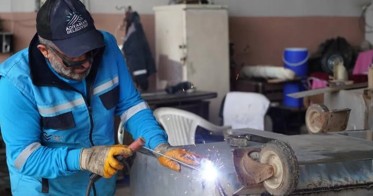 Hurdalar çöp konteyneri oldu