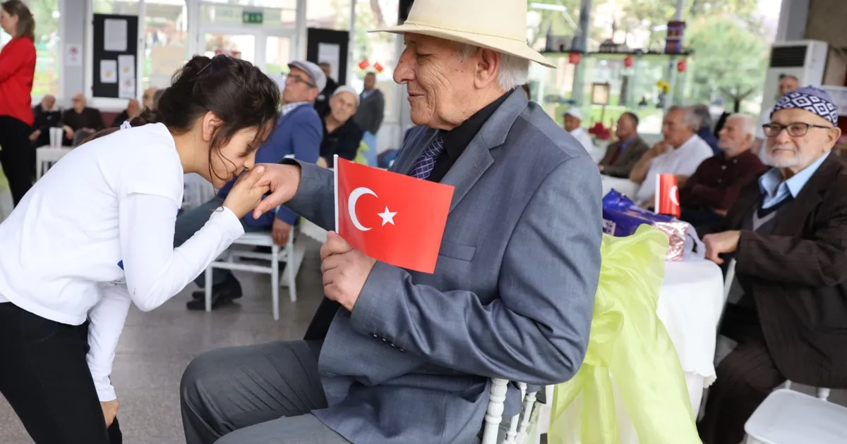 Bursa'da miniklerden 'huzurlu' kutlama