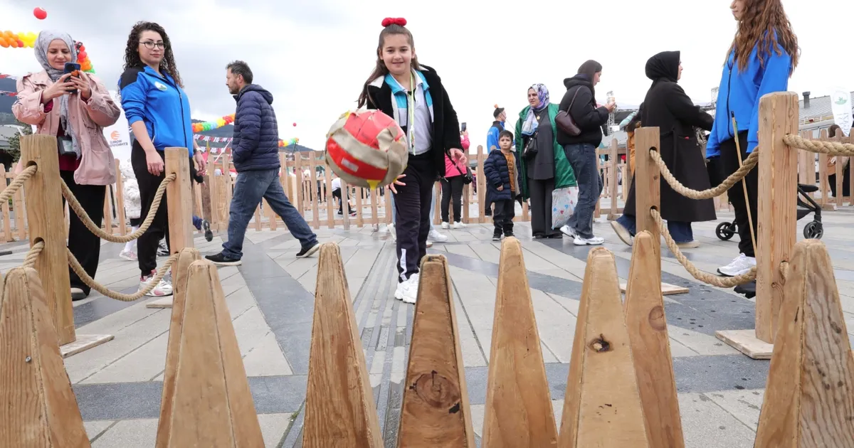 Bursa Osmangazi'de çocuklara özel meydan