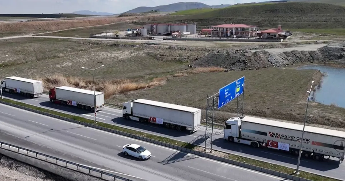 Türkiye’den İran’a 'şifa kervanı' yola çıktı