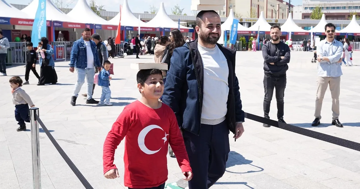Kocaeli Büyükşehir'in 'Bi Dünya Eğlence'sine koşa koşa geldiler