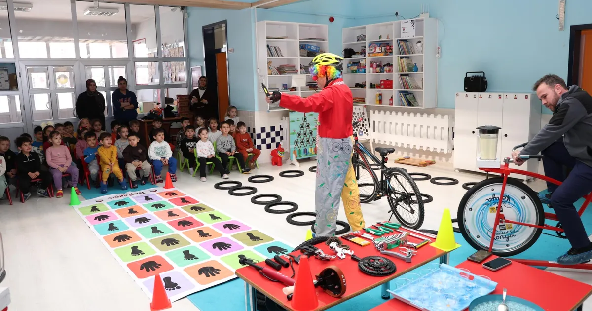 Çocuklara bisiklet kültürü aşılanıyor