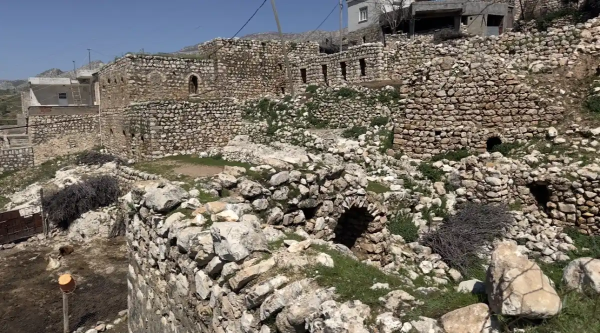 Mezopotamya’da taş evler yok oluyor