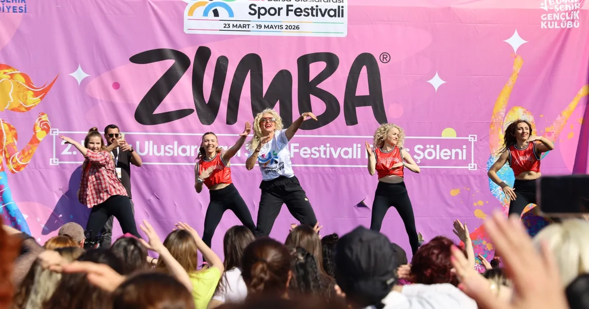 Bursa'da Dünya Dans Günü'ne zumbalı kutlama