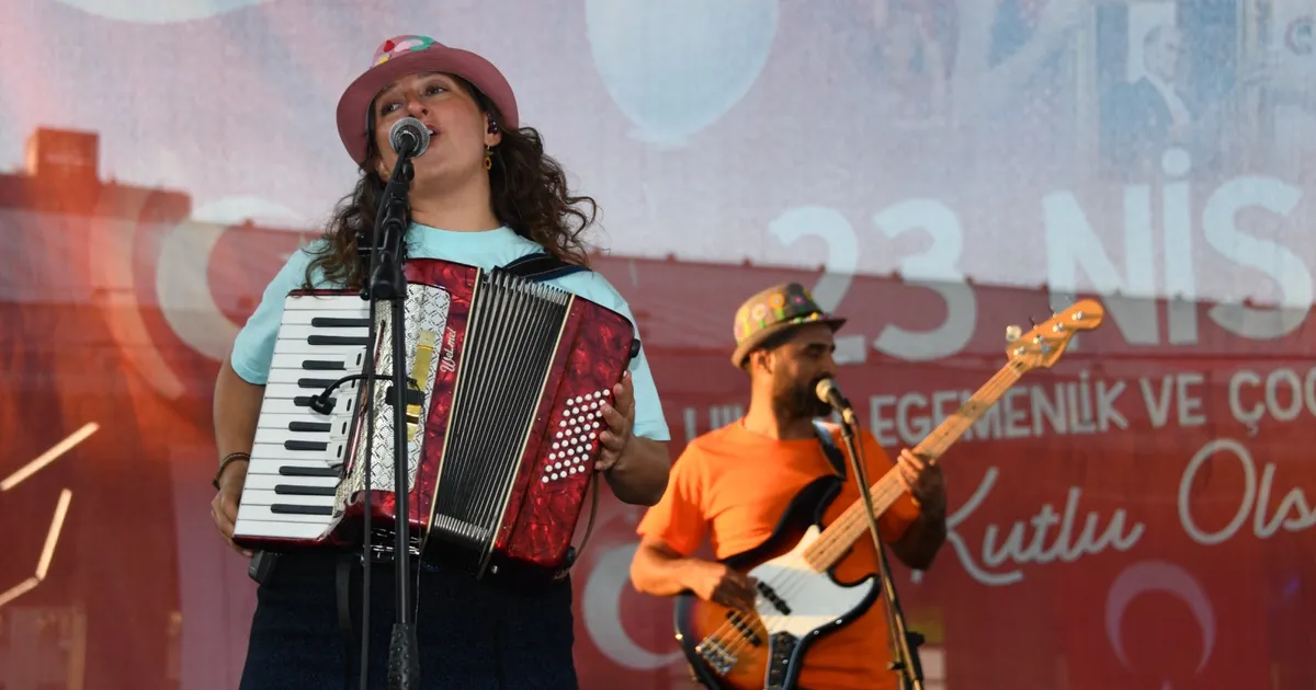 Bursa Osmangazi’de Çocuk Bayramı karnaval havasında kutlandı