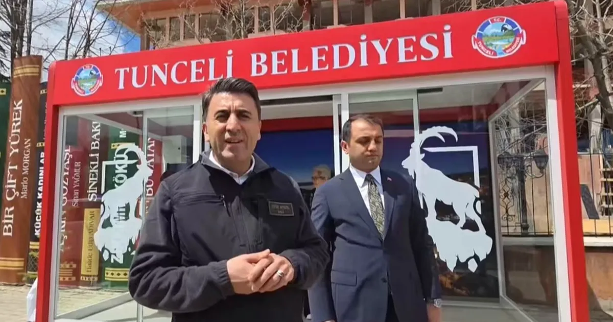 Tunceli’de duraklar yenileniyor