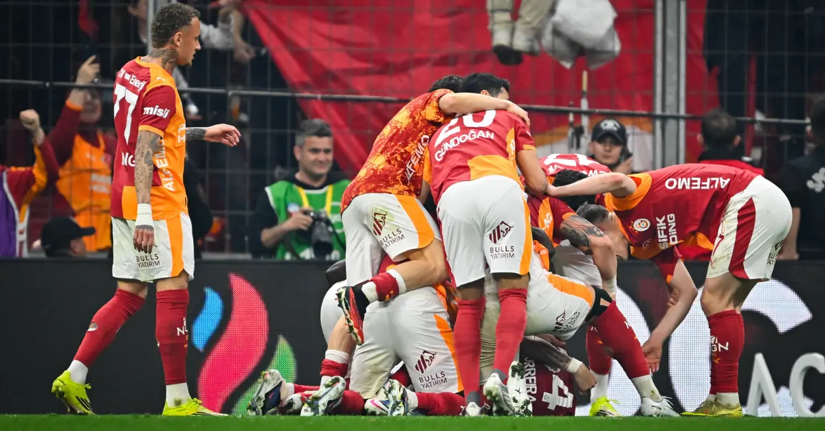 Cimbom’dan şampiyonluk yolunda kritik zafer: Galatasaray 3-0 Fenerbahçe - Spor Haberleri