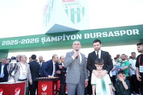 1. Lig'e Yükselen Bursaspor, Kupasını Aldı