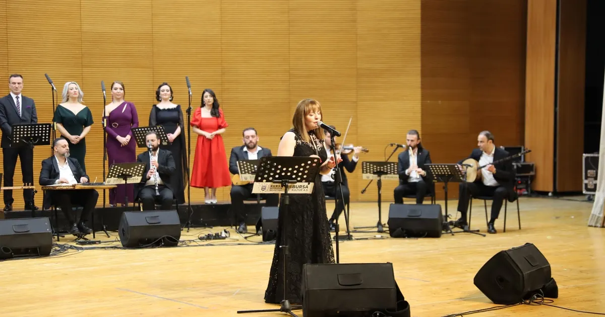 Bursa'da sanatseverlere şarkı ve türkülerle müzik ziyafeti