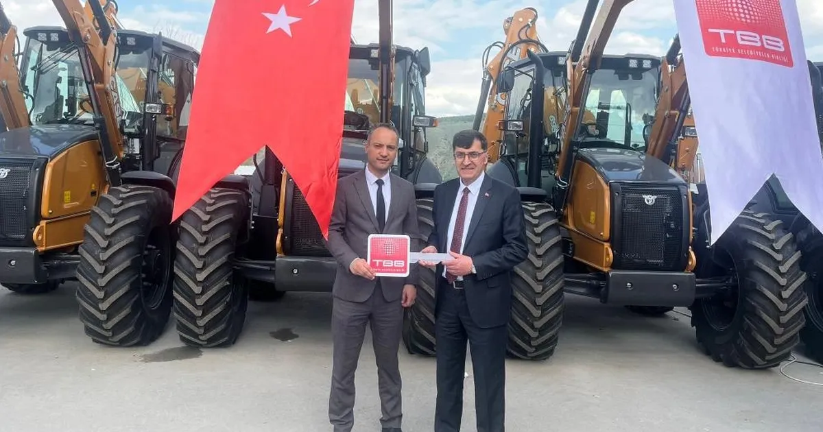Kütahya Belediyesi’ne TBB'den yeni iş makinesi desteği