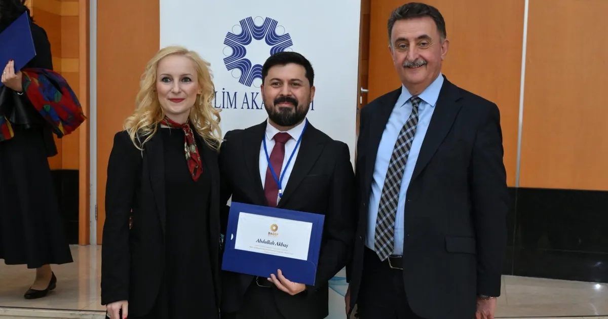 BUÜ’lü akademisyene 'Bilim Akademisi 2026' ödülü