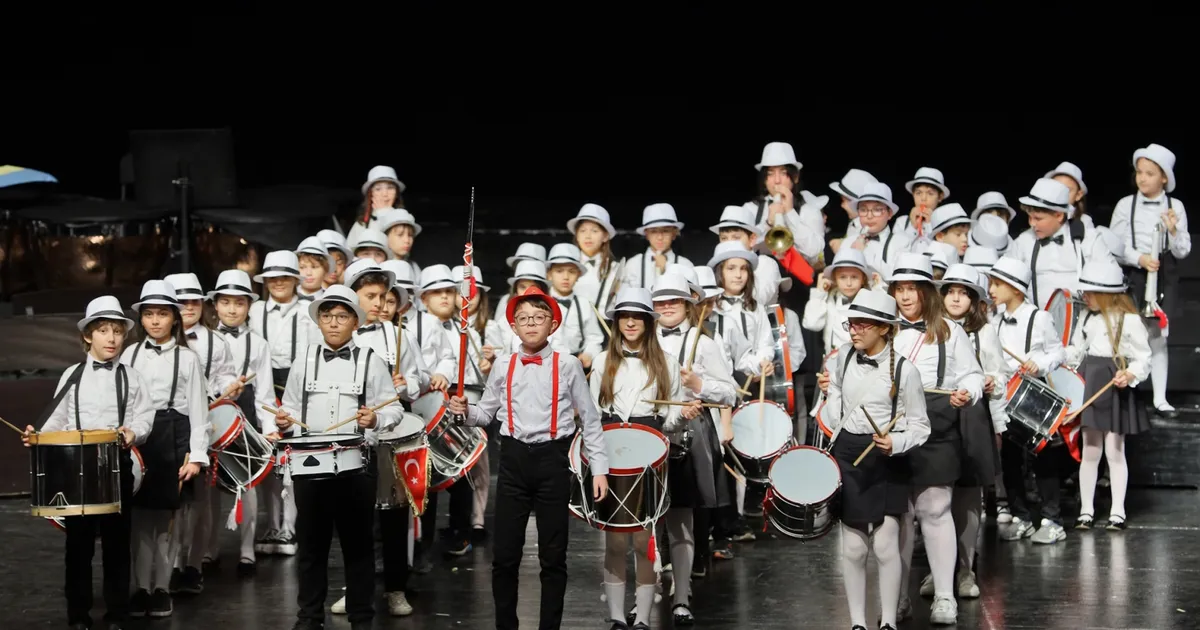 Bursa’da çocukların sesi senfoniyle yükseldi