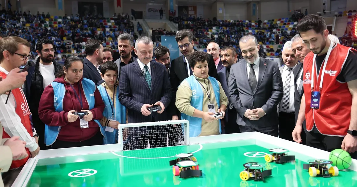 KODELİG'26 Ulusal Robot Yarışması başladı
