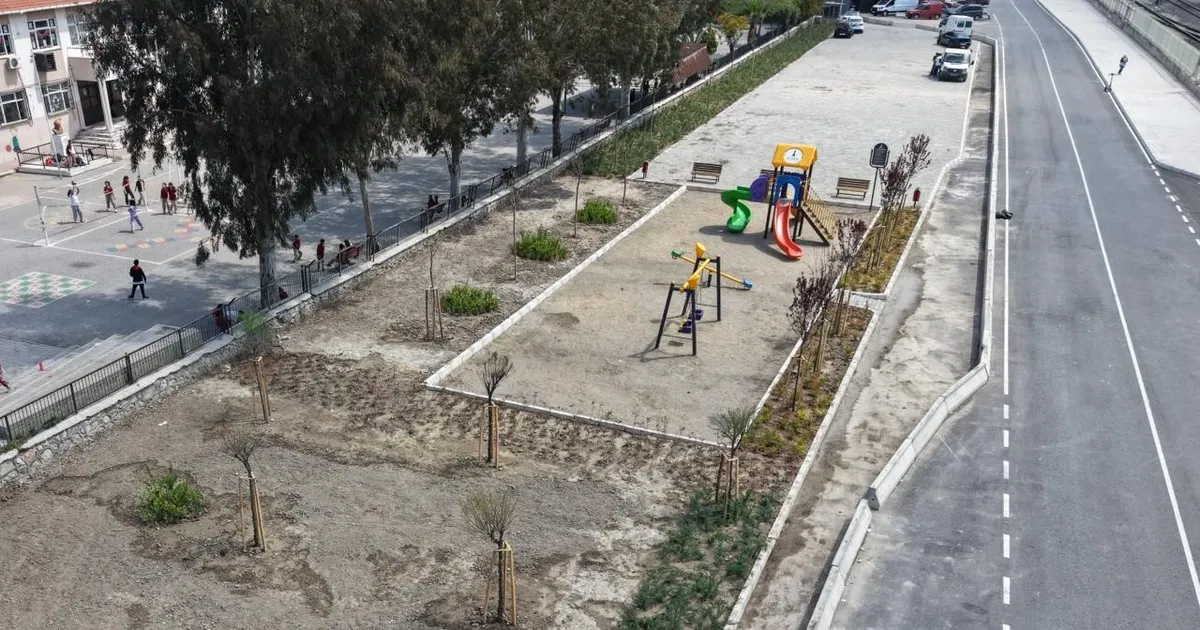 İzmir'de atıl alan mahalle parkına dönüştü