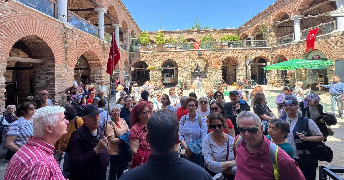 İzmir Büyükşehir’den emeklilere özel gezi programı