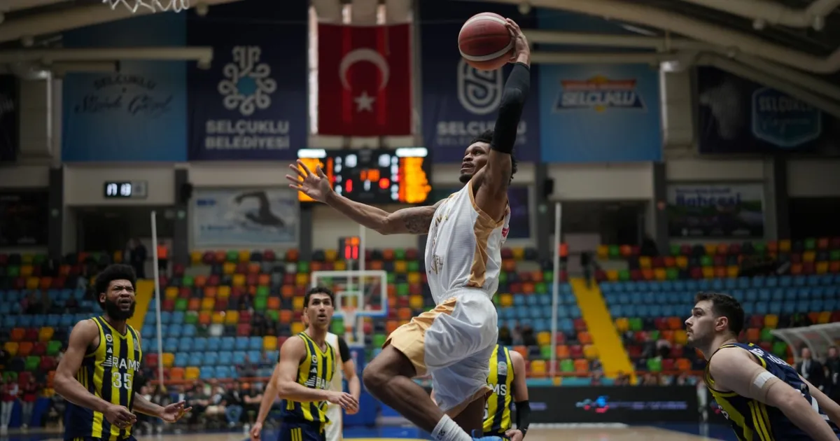 Konya Büyükşehir Play-Off’a galibiyetle başladı