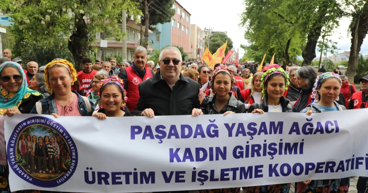 Balıkesir Edremit’te 1 Mayıs coşkuyla kutlandı