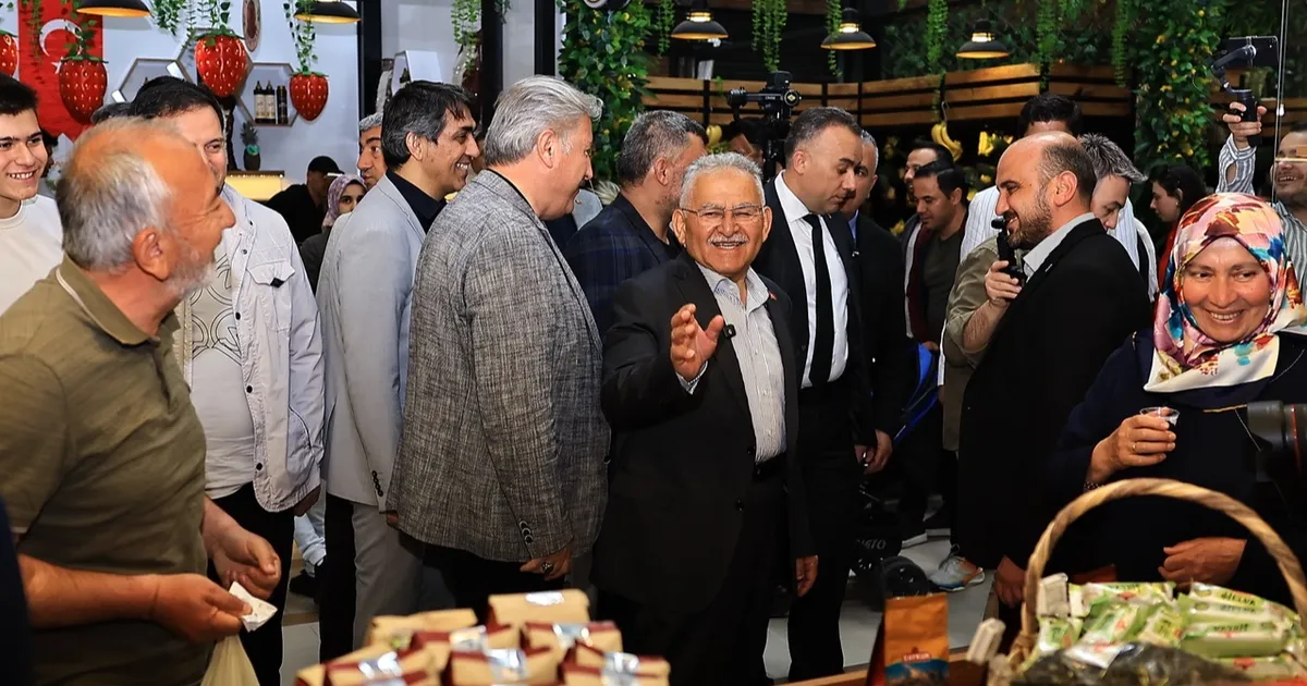 Memduh Büyükkılıç'tan Çarşı Melikgazi'ye ziyaret