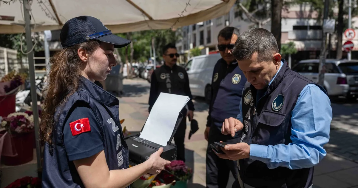 Bornova’da zabıta cezaları anında tebliğ ediliyor