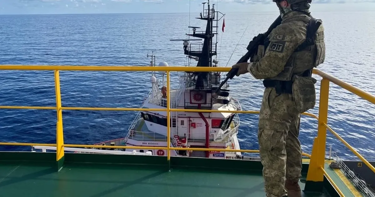 Somali açıklarında Türk Deniz Gücü’nden sondaj gemilerine güvenlik desteği