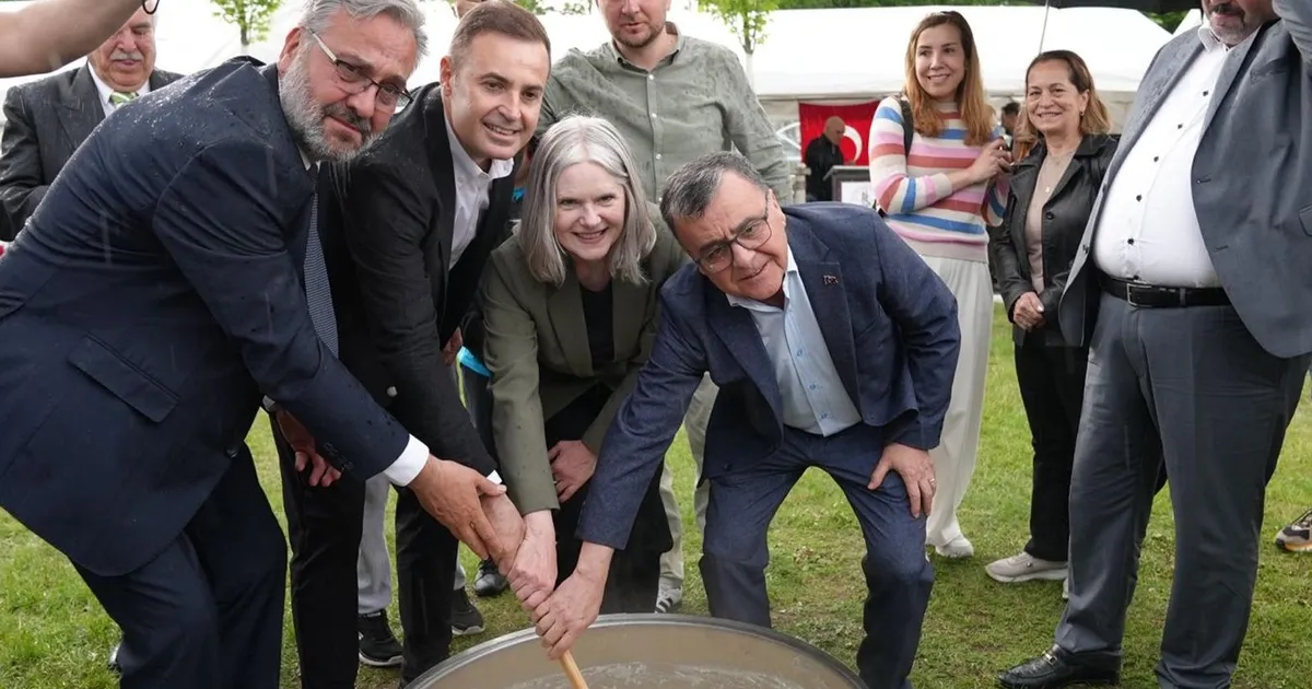Almanya’da Balıkesirliler Hıdrellez’de bir araya geldi