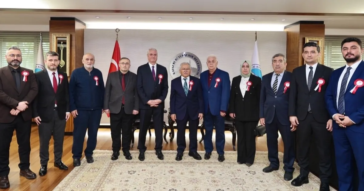 Memduh Büyükkılıç'a 'Vakıf' ziyareti - Gündem Haberleri